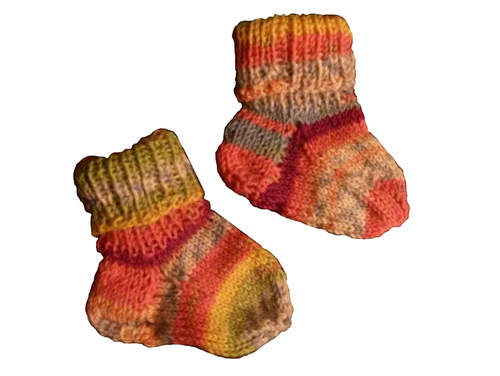 Babysocken In Hellen Frohlichen Farben Stricken Bastelrado