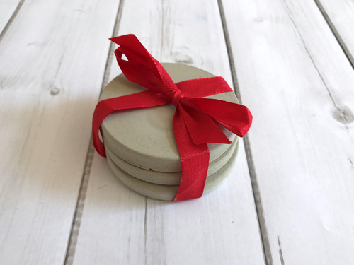 Geschenkset Untersetzer aus Beton. Du kannst das finale Design selbst bestimmen.