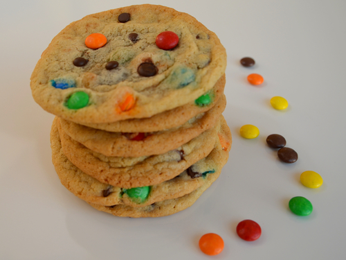 Cookies Kunterbunt mit Smarties oder M&Ms