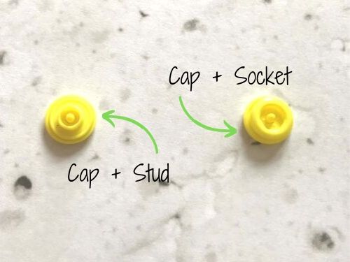 Für ein Kam Snap Versschluss steckst Du das Stud auf ein Cap und ein Socket auf ein Cap.