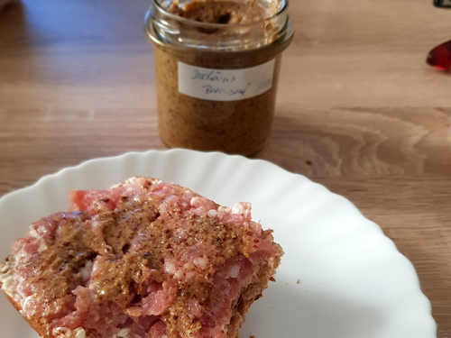 Mettbrötchen mit Biersenf - Perfekt!