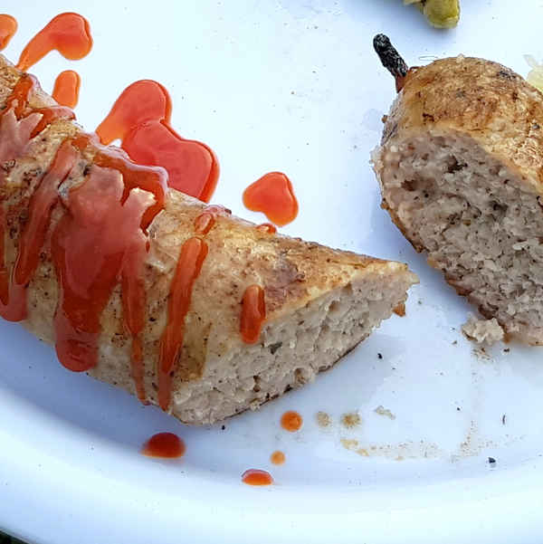 Sieht gut aus und schmeckt auch so - selbstgemachte Rostbratwurst.
