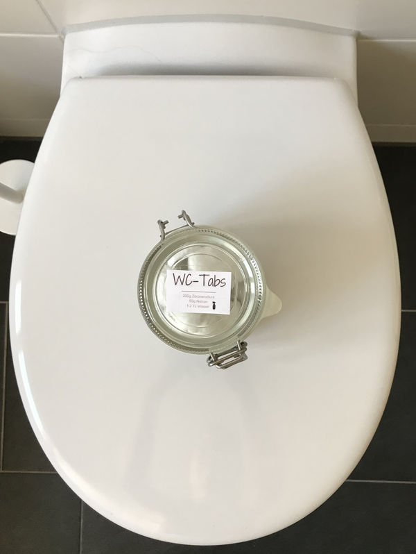 Du kannst für die Toilettenreinigung WC-Tabs selber machen
